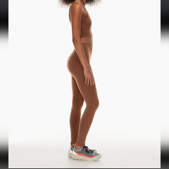 Aritzia TNA Cheeky Ankle Leggings (epicurean brown) - Picture 6 of 13